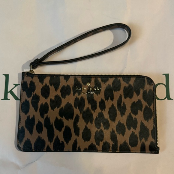 Kate Spade Lucy Wristlet - Picture 3 of 6